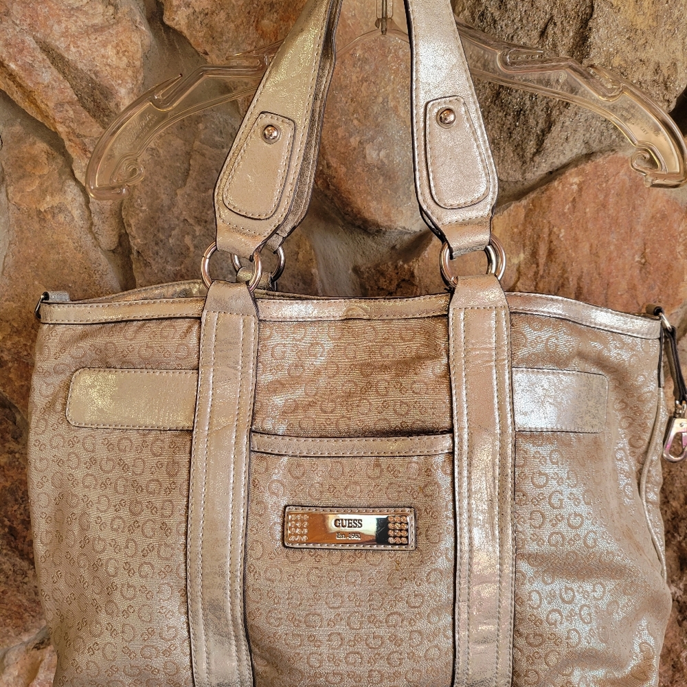 GUESS TOTE/PURSE